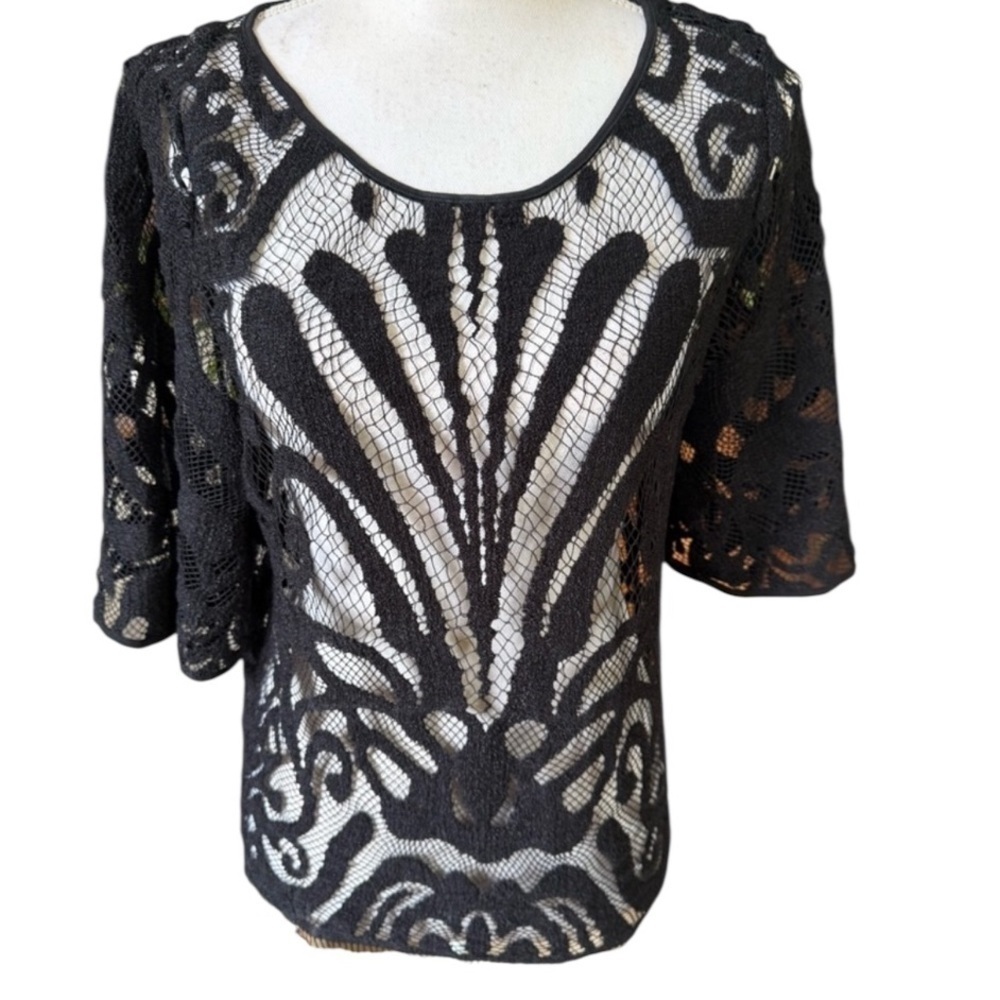 ALFANI ladies XS pullover, crocheted lace top black excellent condition - Picture 2 of 10